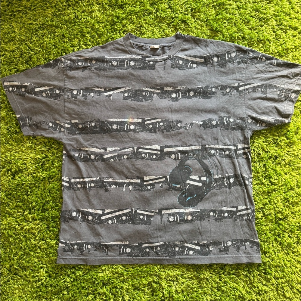 Vintage All over Print‎ t shirt with musical design